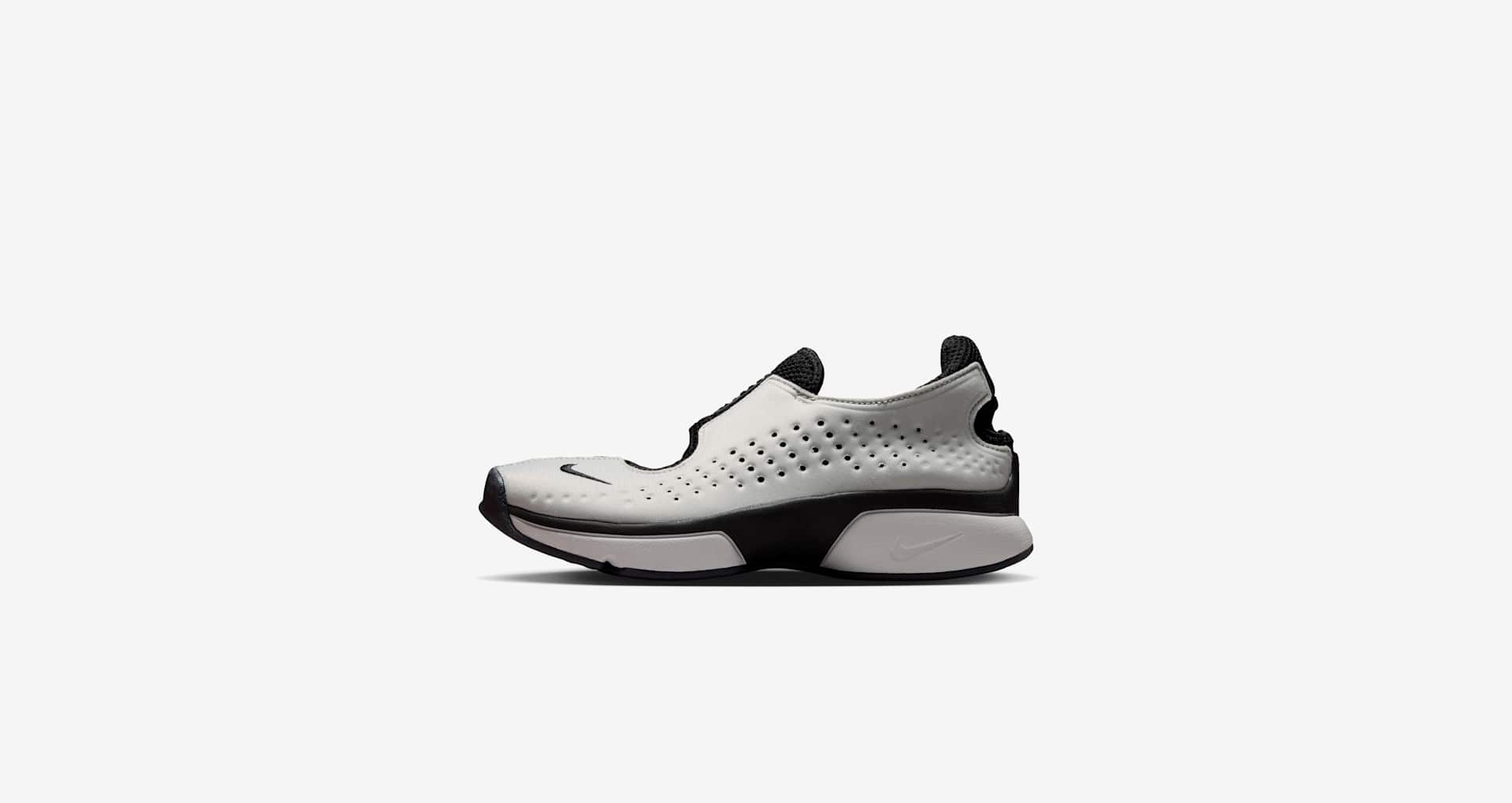 NIKE公式】レディース リフト 2 'Black and Metallic Silver' (IQ8006